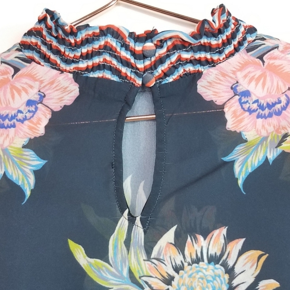 Vici Jealous Tomato Navy Blue Floral Blouse Size Small - Picture 10 of 11